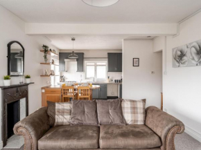 Pass the Keys Lovely 2bed spacious bright apartment Queens Park